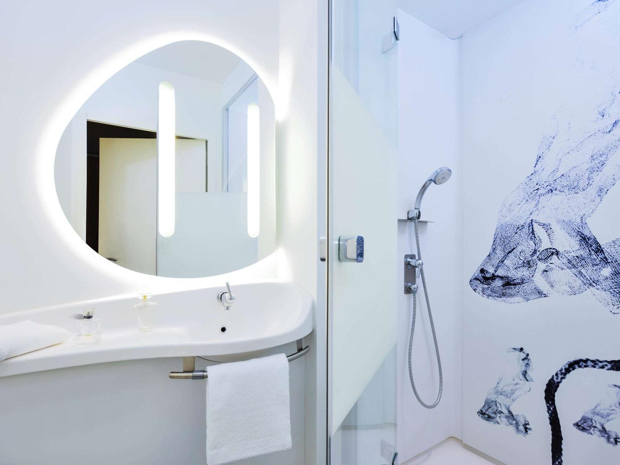 Ibis Budget Lille Gares Vieux-Lille Eksteriør bilde